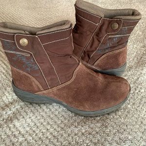 Columbia womens size 9 chocolate brown hiking boots